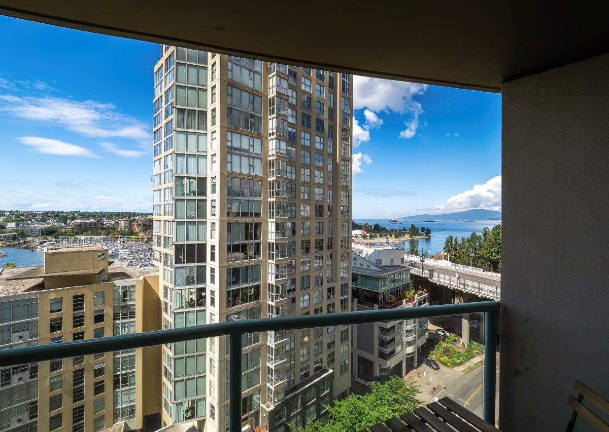 #1402 - 907 Beach Avenue, Vancouver V6Z 2R3