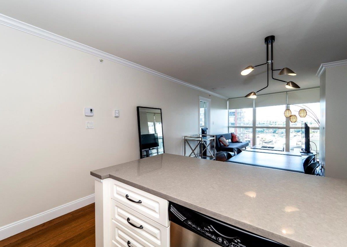 #1402 - 907 Beach Avenue, Vancouver V6Z 2R3