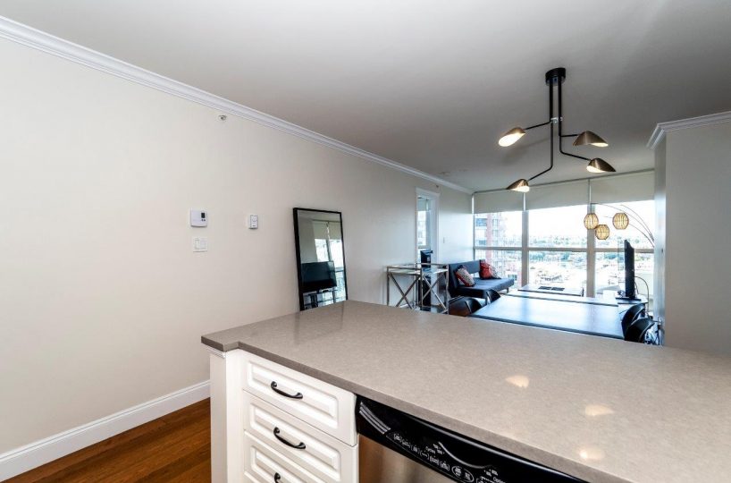 #1402 - 907 Beach Avenue, Vancouver V6Z 2R3