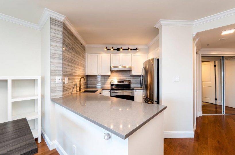 #1402 - 907 Beach Avenue, Vancouver V6Z 2R3