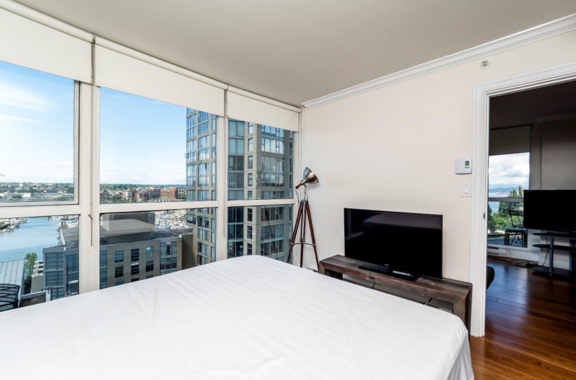 #1402 - 907 Beach Avenue, Vancouver V6Z 2R3