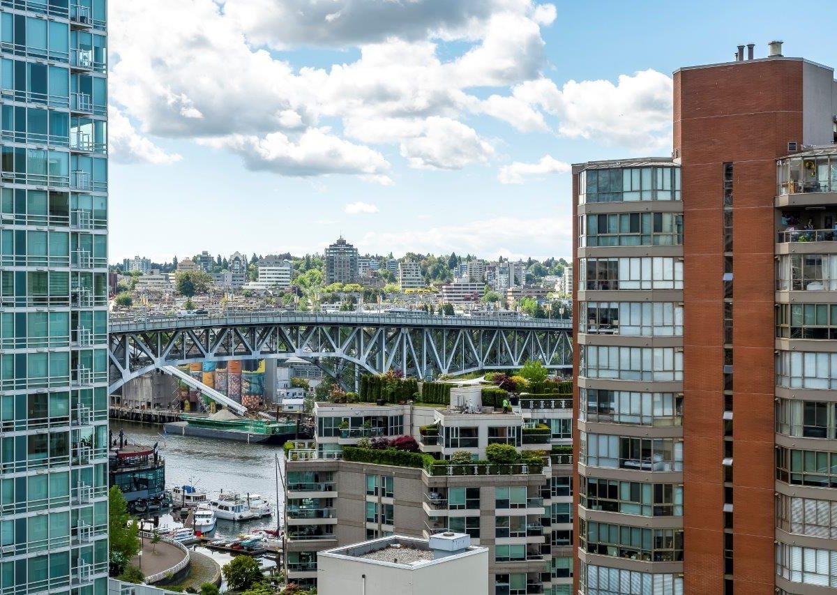 #1402 - 907 Beach Avenue, Vancouver V6Z 2R3