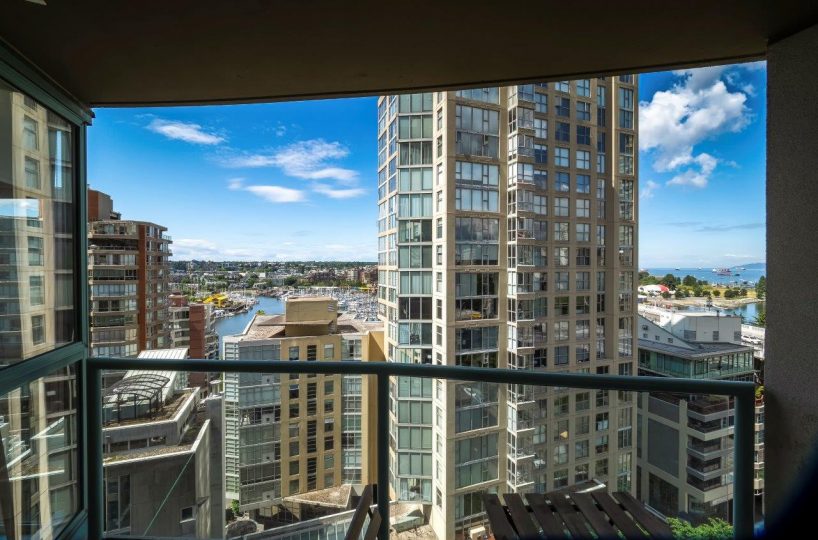 #1402 - 907 Beach Avenue, Vancouver V6Z 2R3