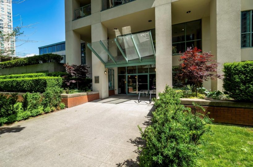 #1402 - 907 Beach Avenue, Vancouver V6Z 2R3