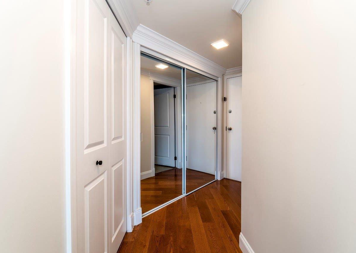 #1402 - 907 Beach Avenue, Vancouver V6Z 2R3