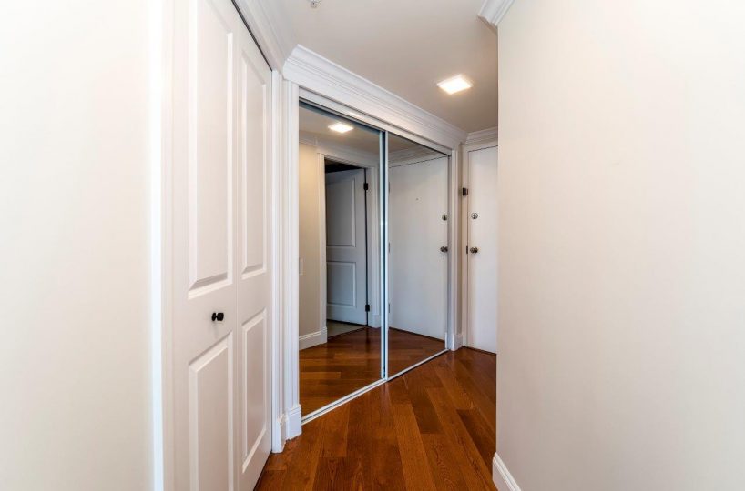 #1402 - 907 Beach Avenue, Vancouver V6Z 2R3