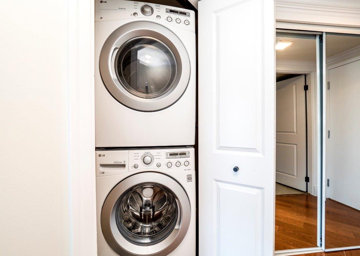 #1402 - 907 Beach Avenue, Vancouver V6Z 2R3