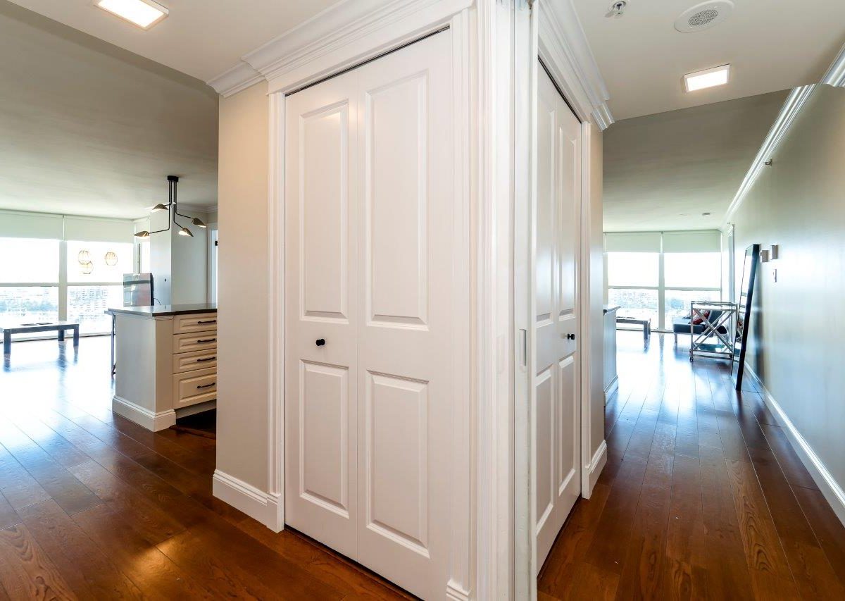 #1402 - 907 Beach Avenue, Vancouver V6Z 2R3