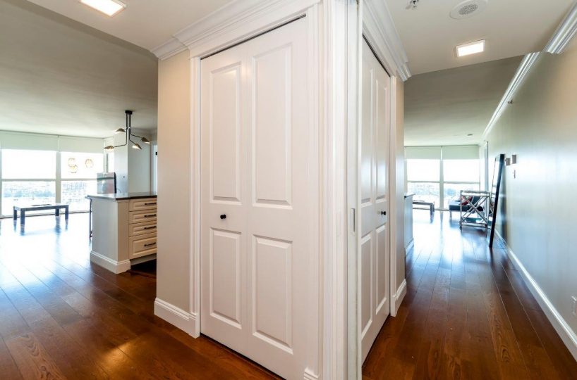 #1402 - 907 Beach Avenue, Vancouver V6Z 2R3