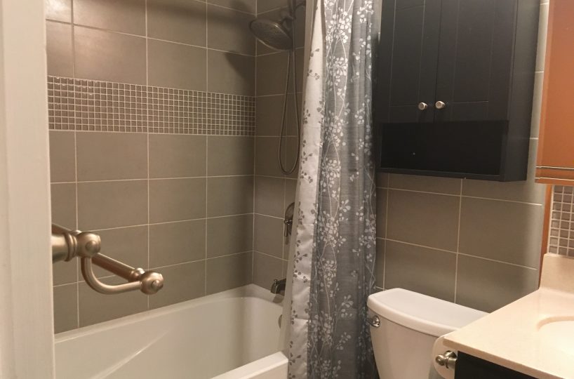 #805 - 2016 Fullerton Ave, North Vancouver, V7P 3E3