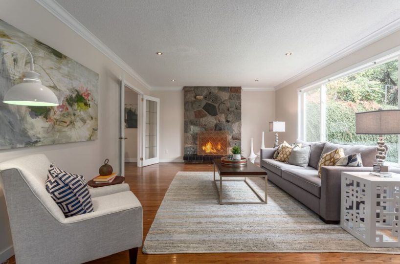 992 Canyon Blvd, North Vancouver V7R 2K1