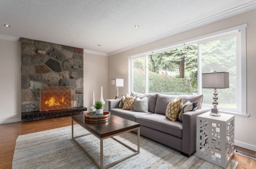 992 Canyon Blvd, North Vancouver V7R 2K1