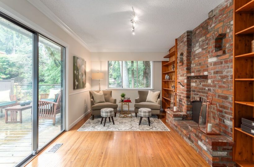 992 Canyon Blvd, North Vancouver V7R 2K1