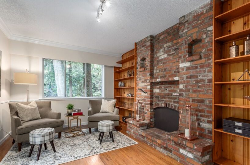 992 Canyon Blvd, North Vancouver V7R 2K1