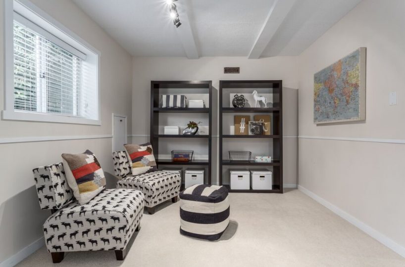 992 Canyon Blvd, North Vancouver V7R 2K1