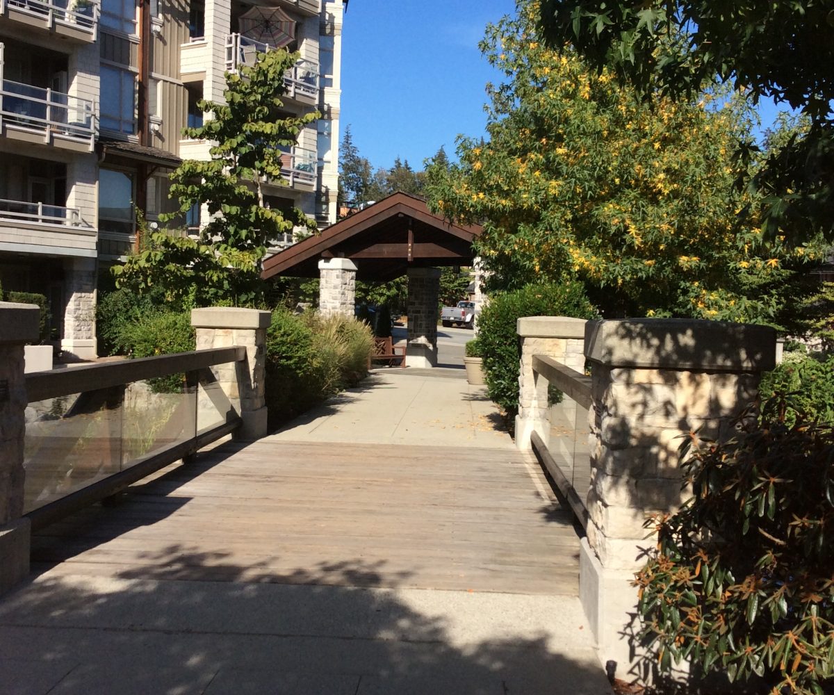 #411 – 530 Ravenwoods Drive, North Vancouver V7G 2T5