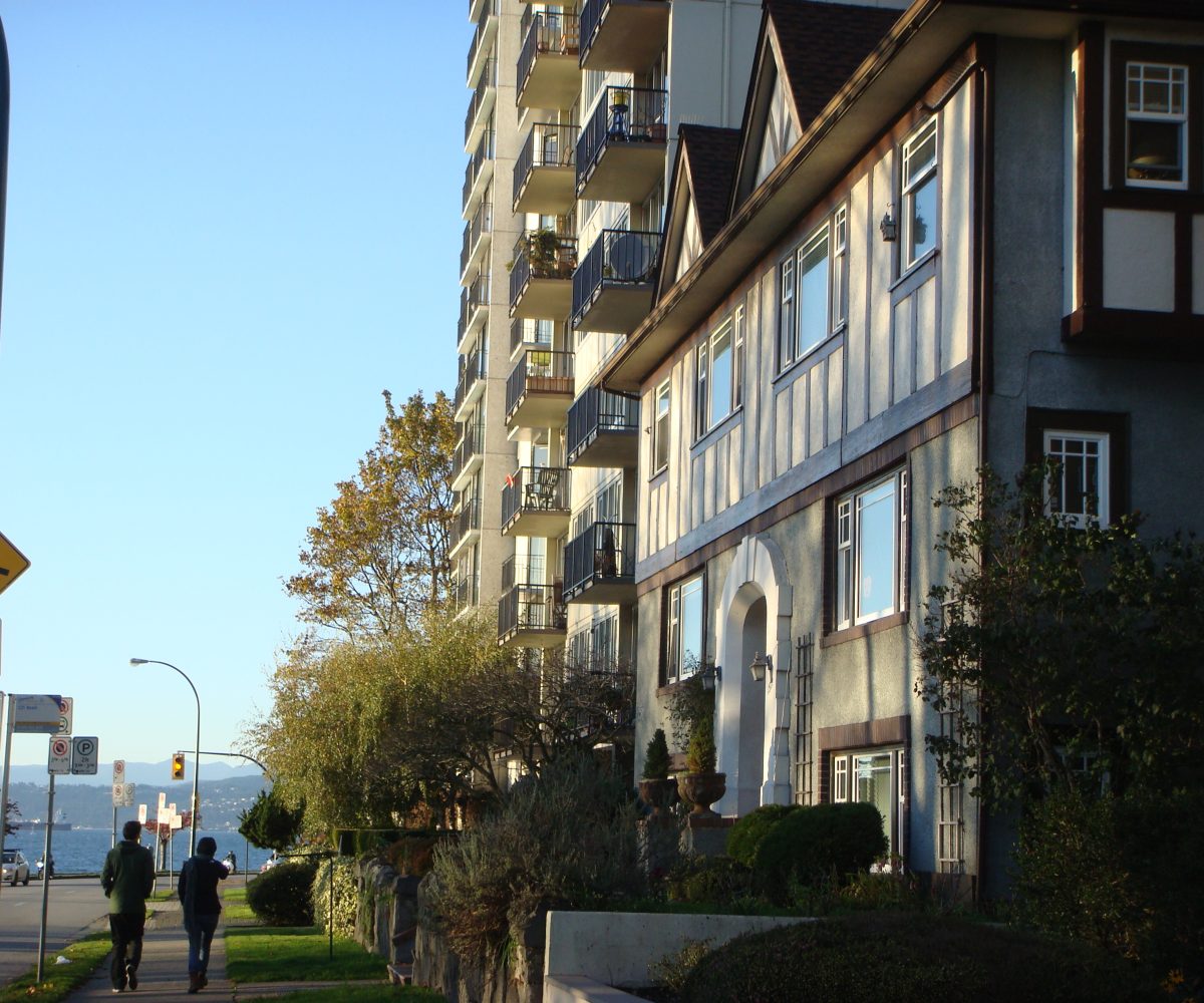 #202 – 1519 Beach Avenue, Vancouver BC V6G 1Y5