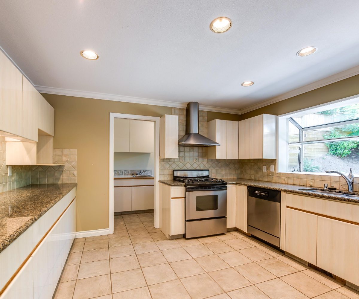 2539 Kings Avenue, West Vancouver, BC V7V 2C7
