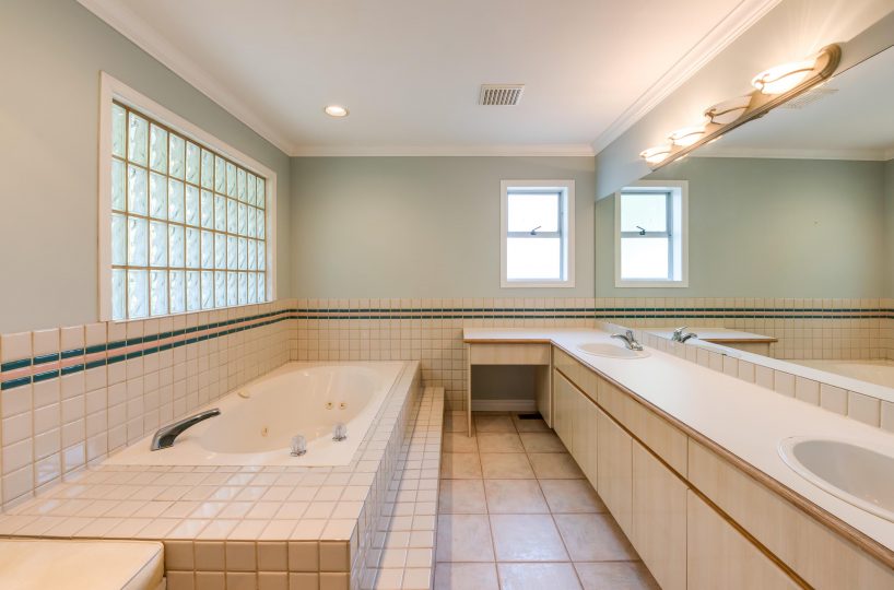 2539 Kings Avenue, West Vancouver, BC V7V 2C7