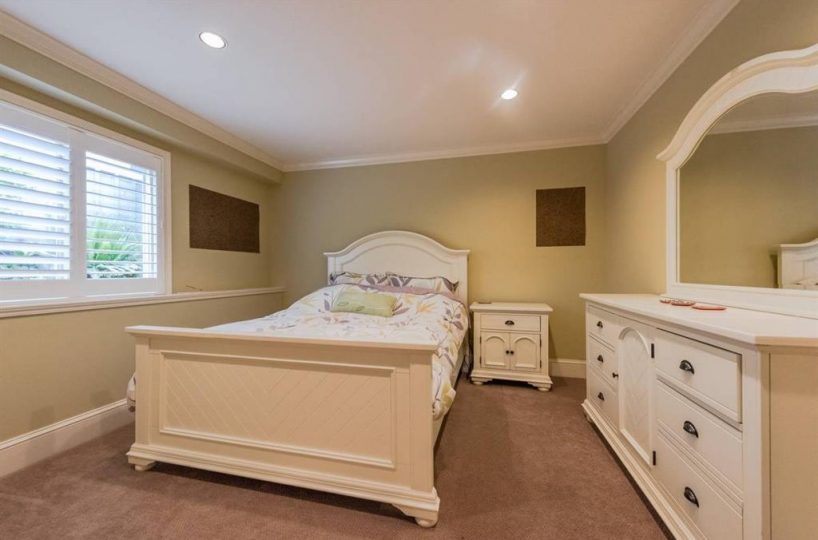 1229 Esquimalt Ave., West Vancouver, BC, V7T 1K3