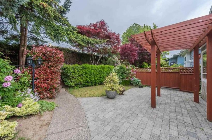 1229 Esquimalt Ave., West Vancouver, BC, V7T 1K3