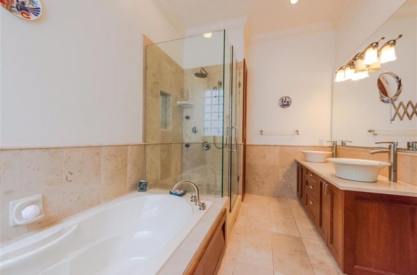 1229 Esquimalt Ave., West Vancouver, BC, V7T 1K3