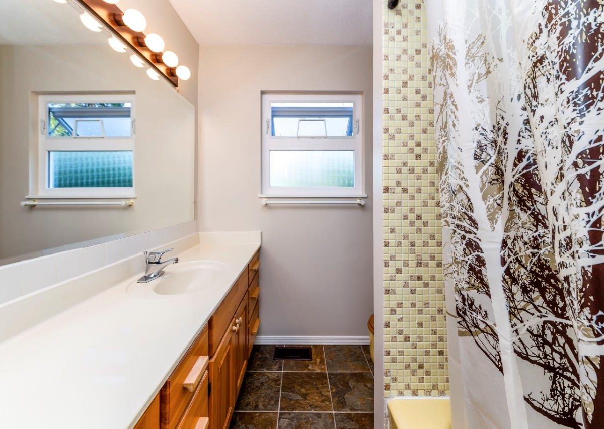 3595 St. George Ave, North Vancouver, V7N 1W1