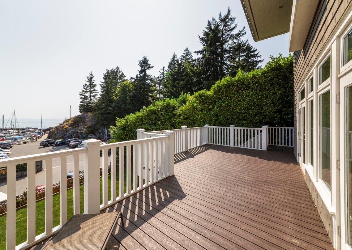 5741 Seaview Road, West Vancouver, BC V7W 1R7
