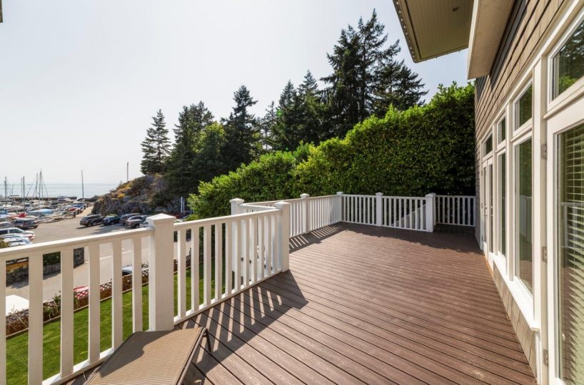 5741 Seaview Road, West Vancouver, BC V7W 1R7