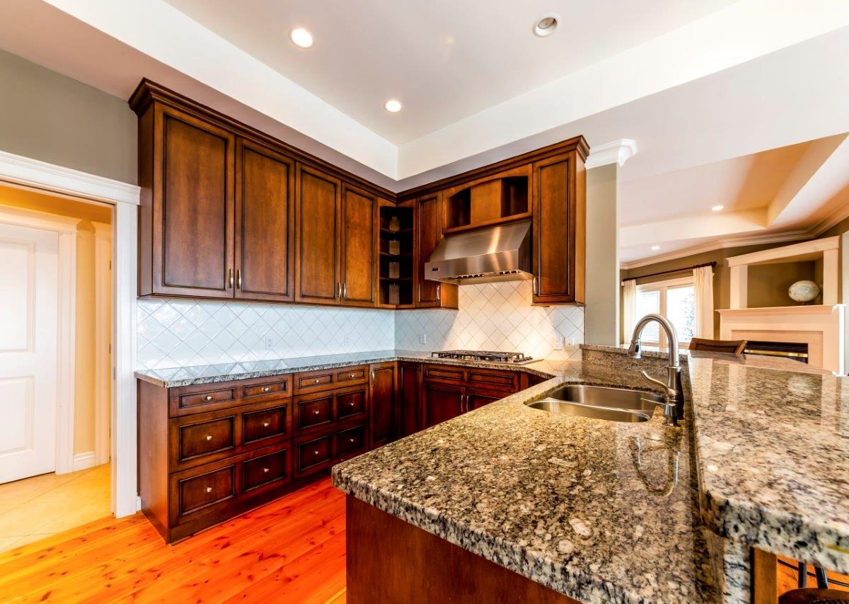 5741 Seaview Road, West Vancouver, BC V7W 1R7