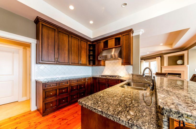 5741 Seaview Road, West Vancouver, BC V7W 1R7