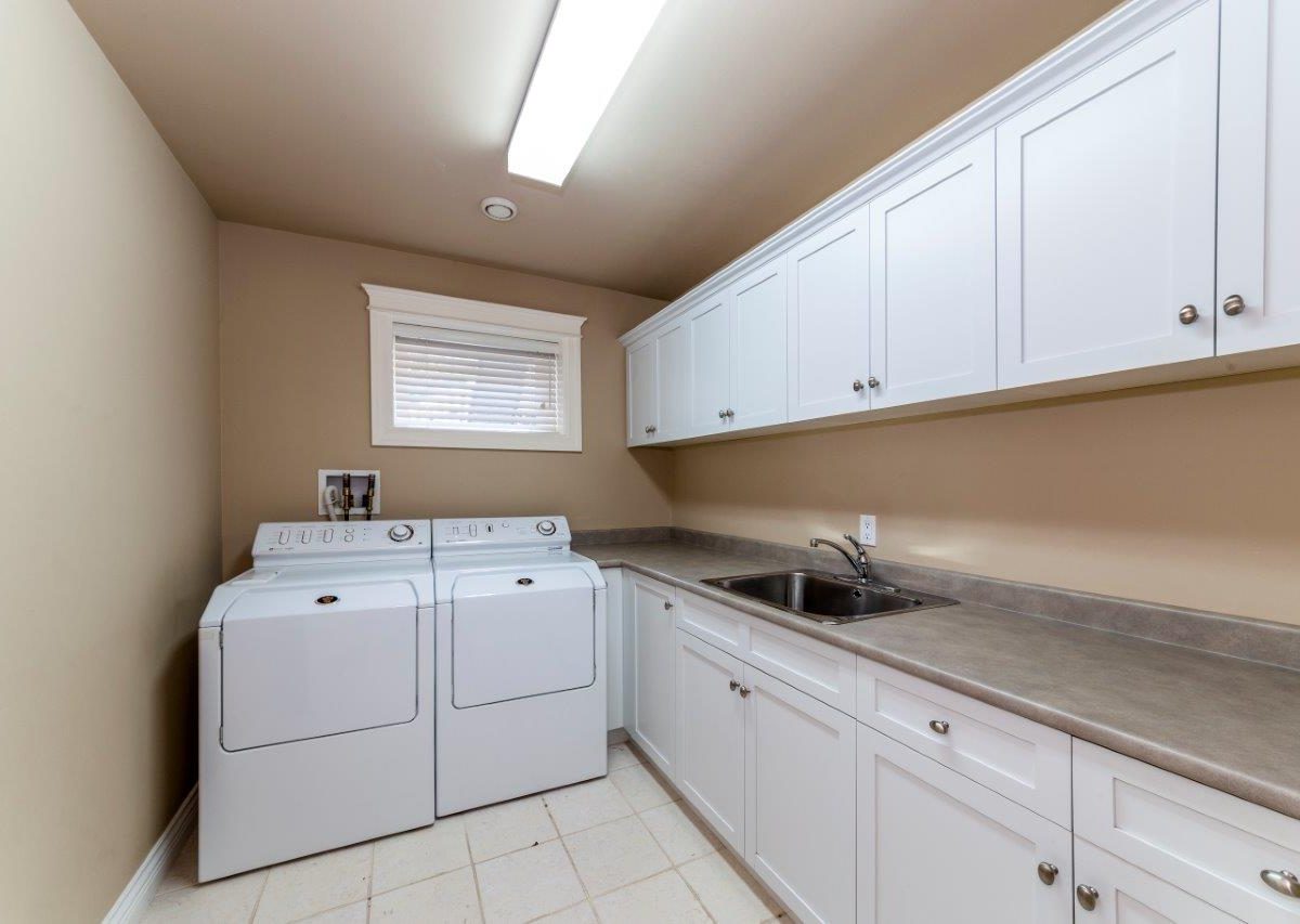 5741 Seaview Road, West Vancouver, BC V7W 1R7