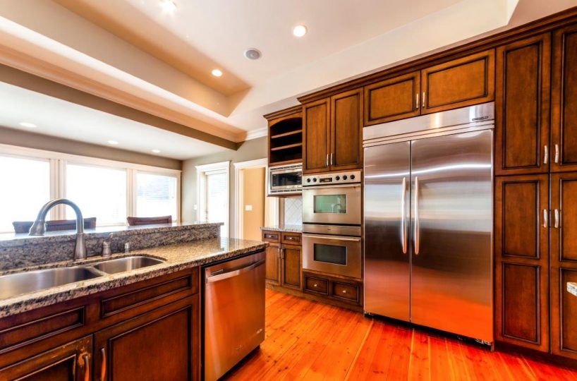 5741 Seaview Road, West Vancouver, BC V7W 1R7