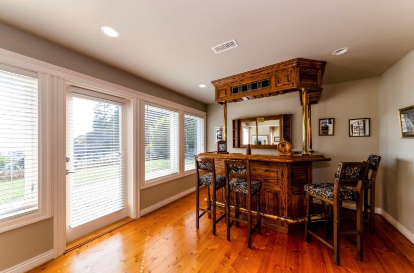 5741 Seaview Road, West Vancouver, BC V7W 1R7