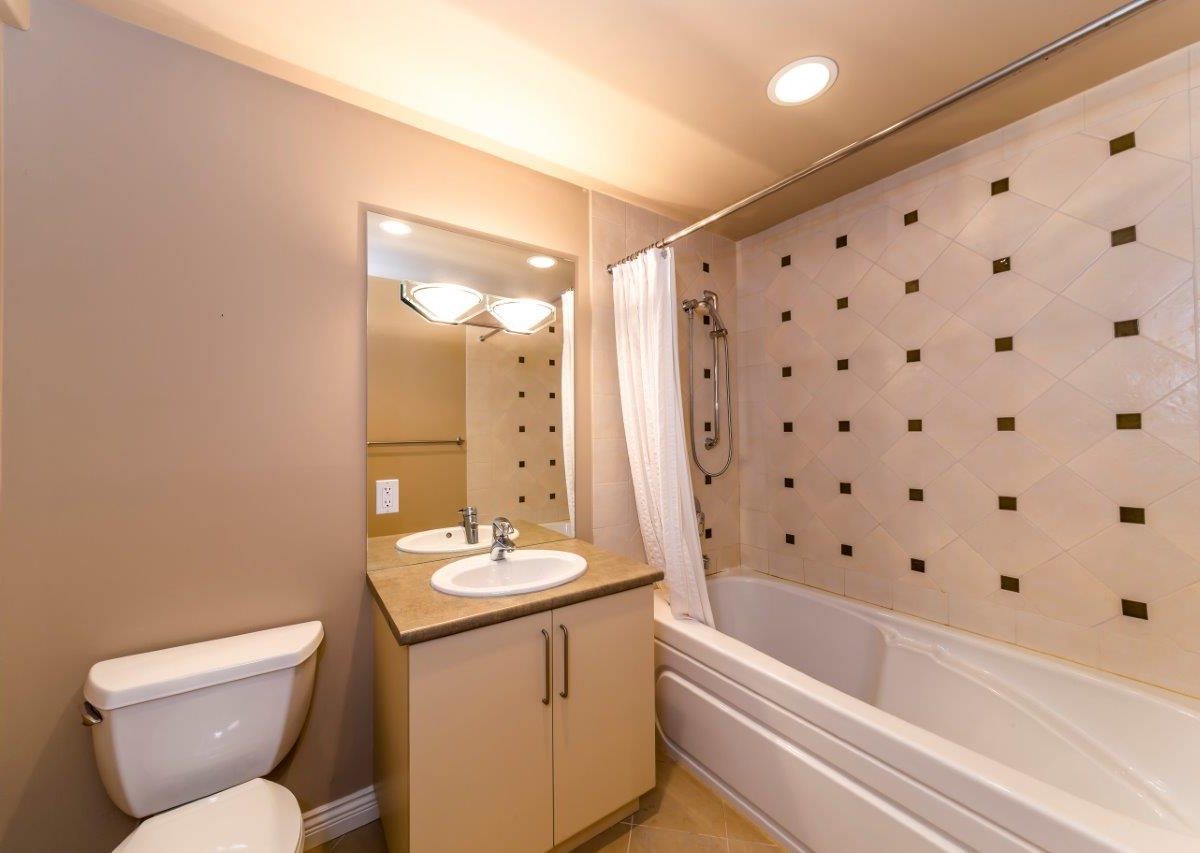 5741 Seaview Road, West Vancouver, BC V7W 1R7