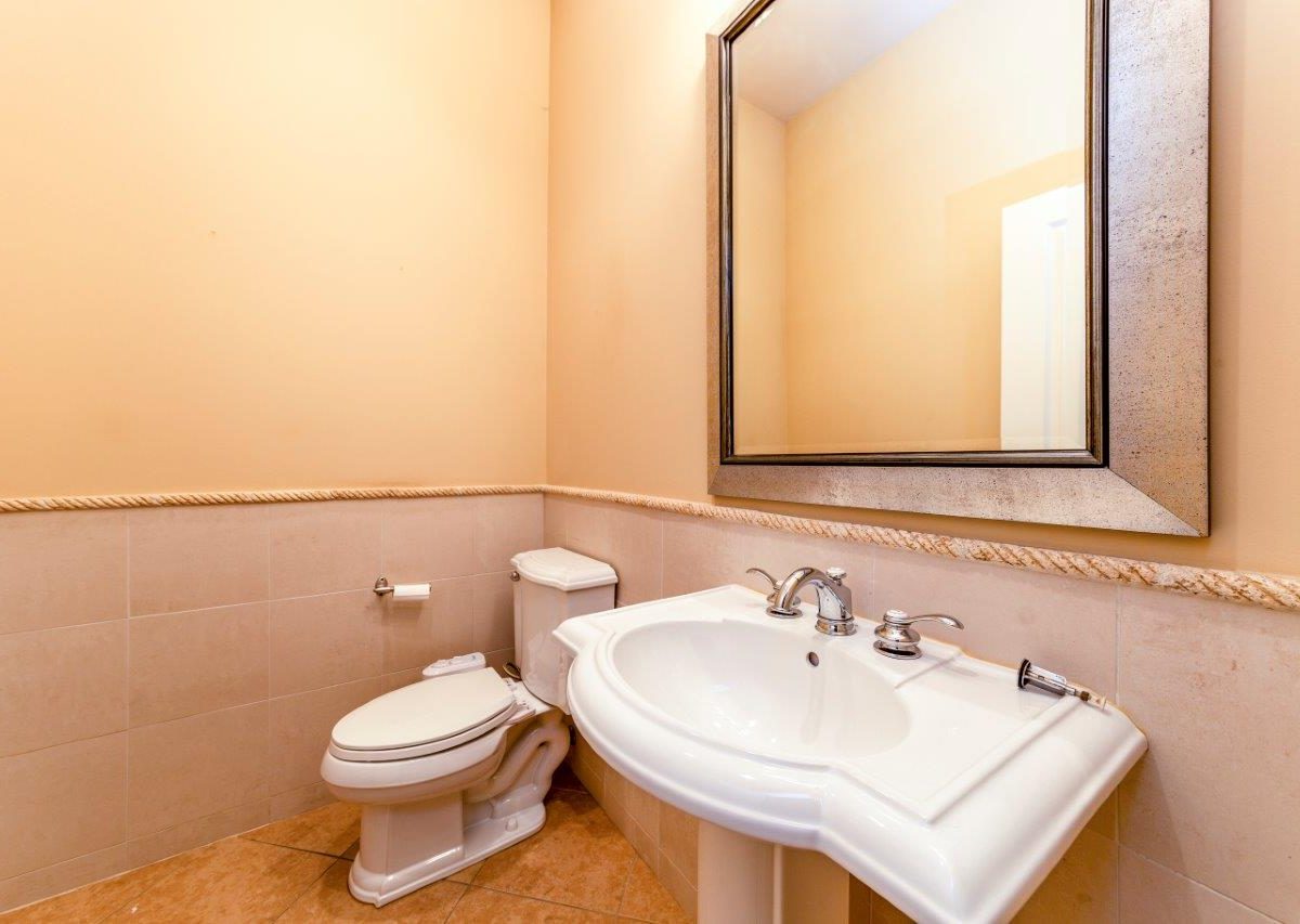 5741 Seaview Road, West Vancouver, BC V7W 1R7