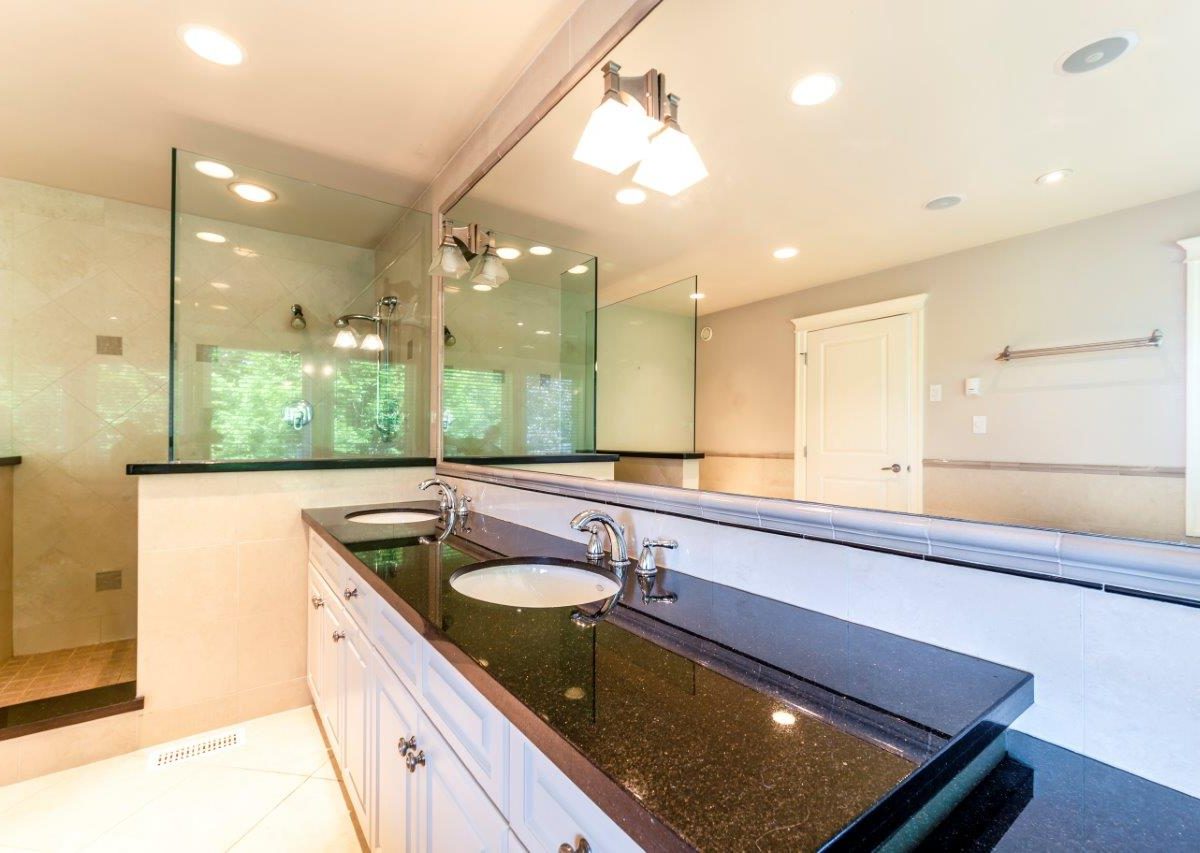 5741 Seaview Road, West Vancouver, BC V7W 1R7