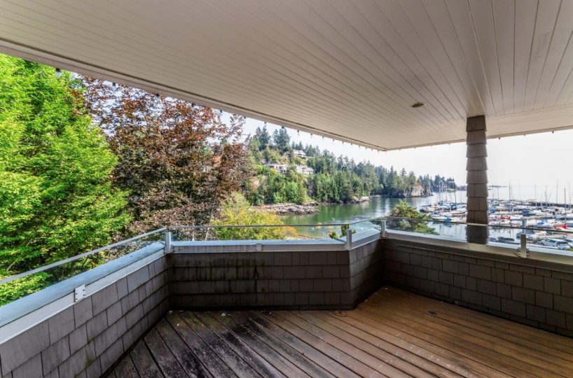 5741 Seaview Road, West Vancouver, BC V7W 1R7
