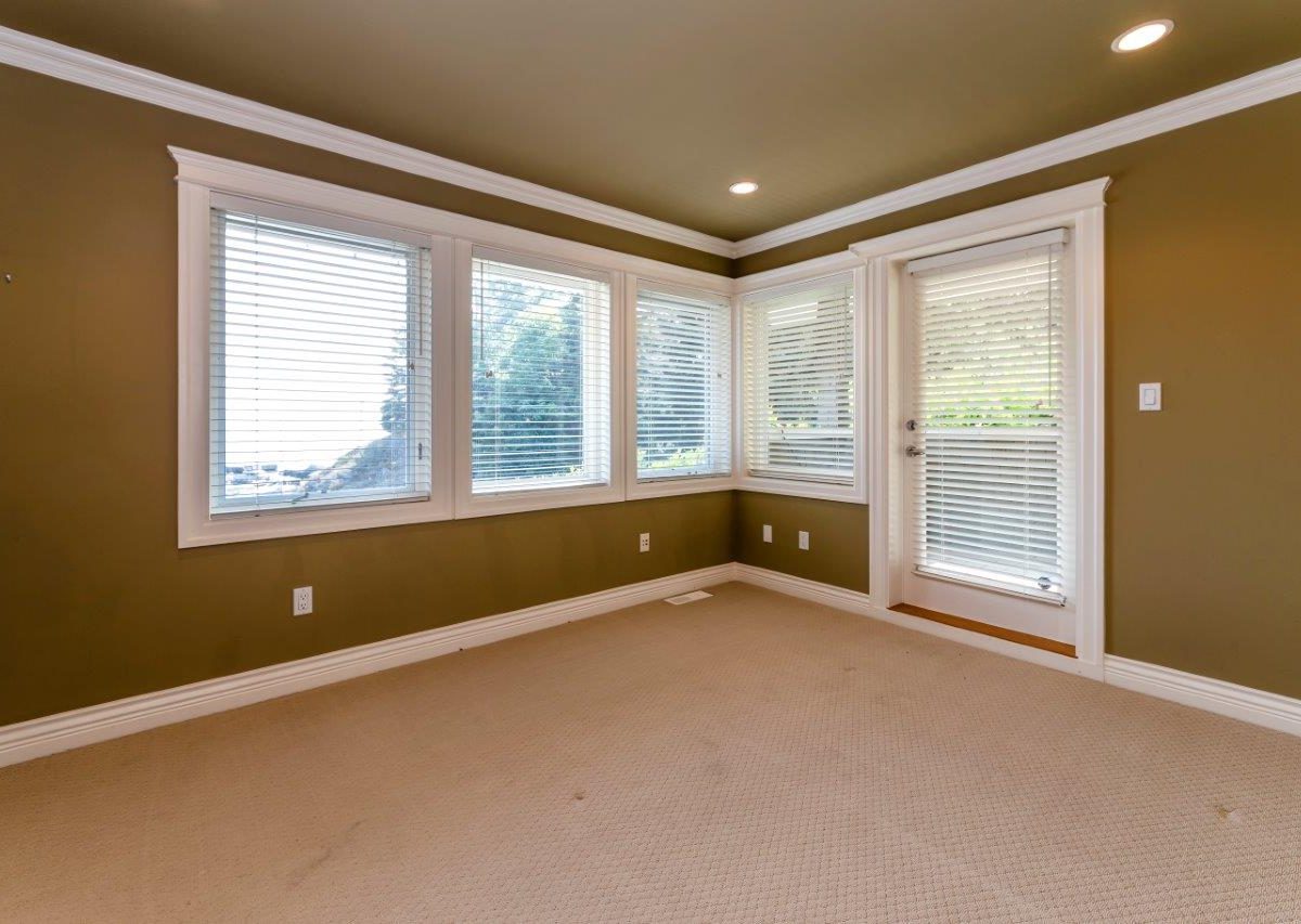 5741 Seaview Road, West Vancouver, BC V7W 1R7