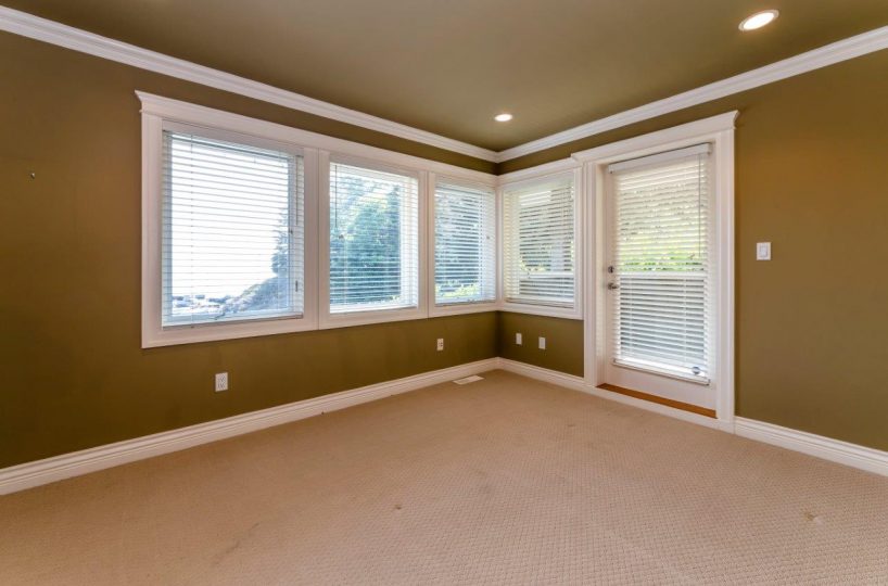 5741 Seaview Road, West Vancouver, BC V7W 1R7