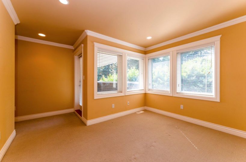 5741 Seaview Road, West Vancouver, BC V7W 1R7