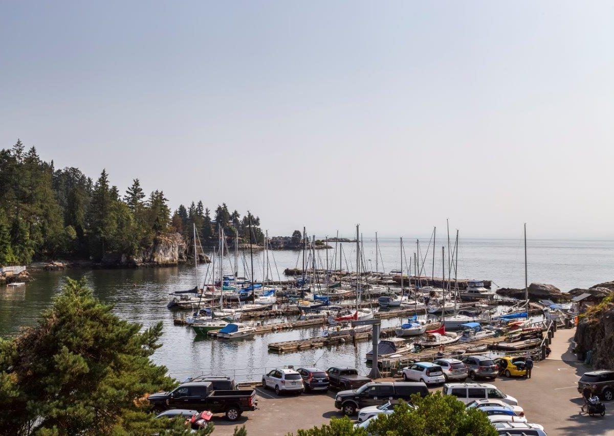 5741 Seaview Road, West Vancouver, BC V7W 1R7