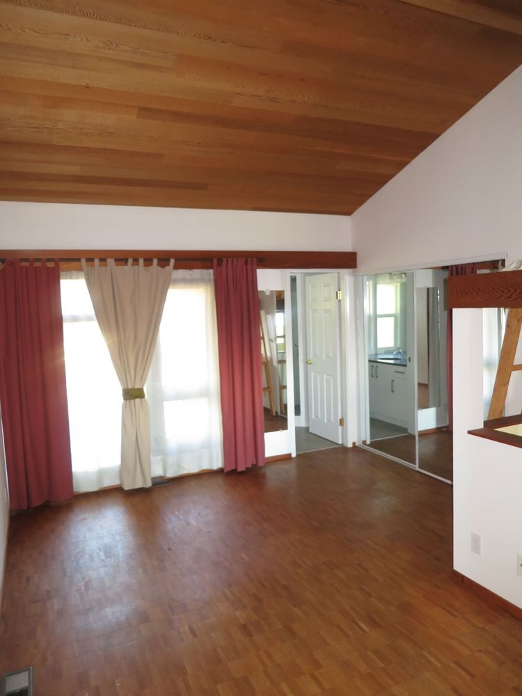 236 4th Street East, North Vancouver, BC V7L 1H9