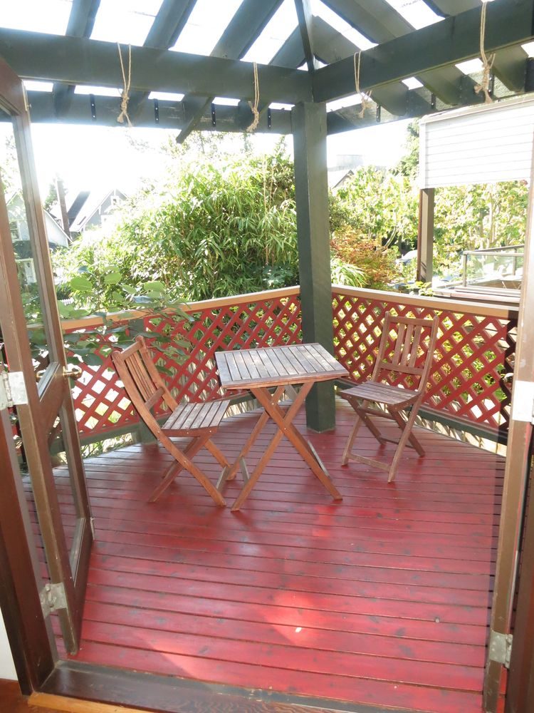 236 4th Street East, North Vancouver, BC V7L 1H9