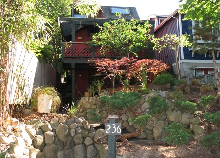 236 4th Street East, North Vancouver, BC V7L 1H9