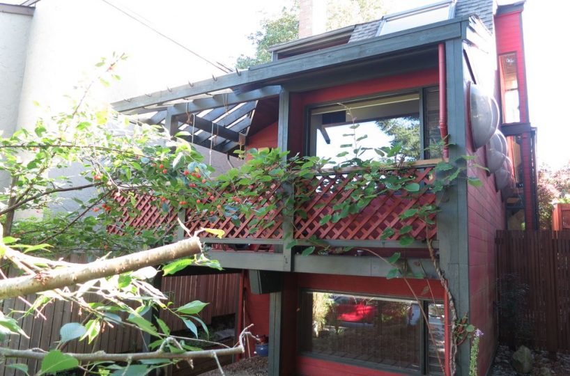 236 4th Street East, North Vancouver, BC V7L 1H9