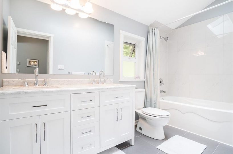 5653 Eagle Harbour Road, West Vancouver, BC, V7M 1P4