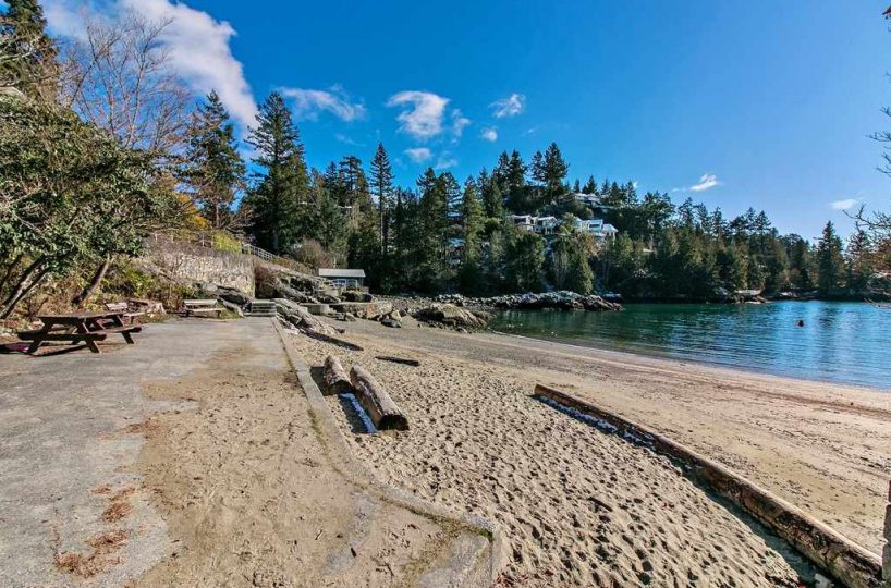 5653 Eagle Harbour Road, West Vancouver, BC, V7M 1P4