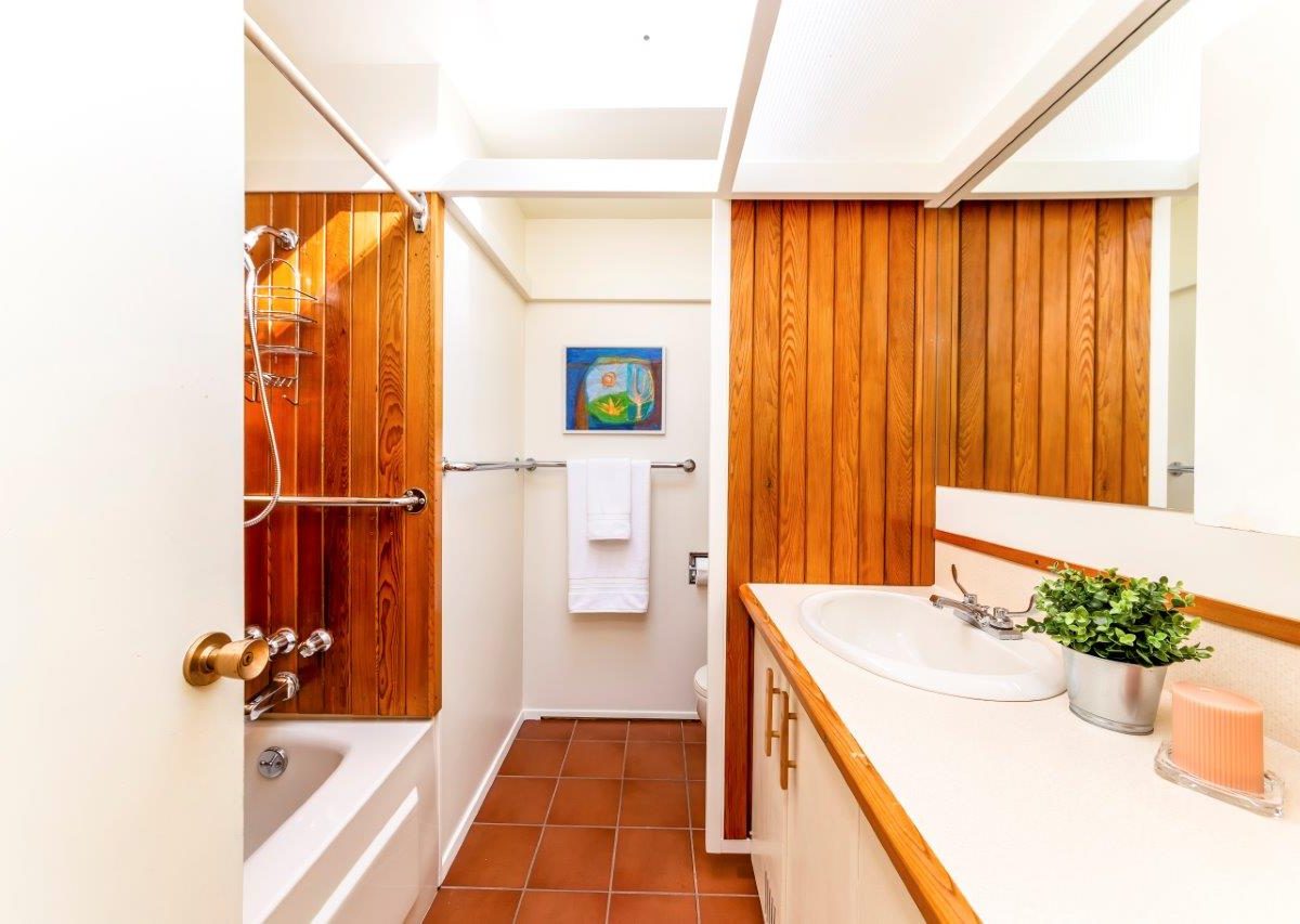 1138 Handsworth Road, North Vancouver, V7R 2A8