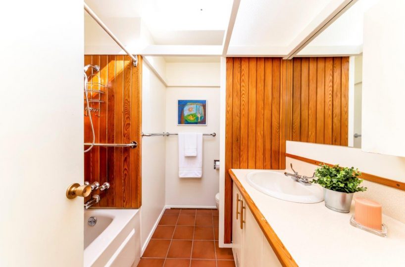 1138 Handsworth Road, North Vancouver, V7R 2A8